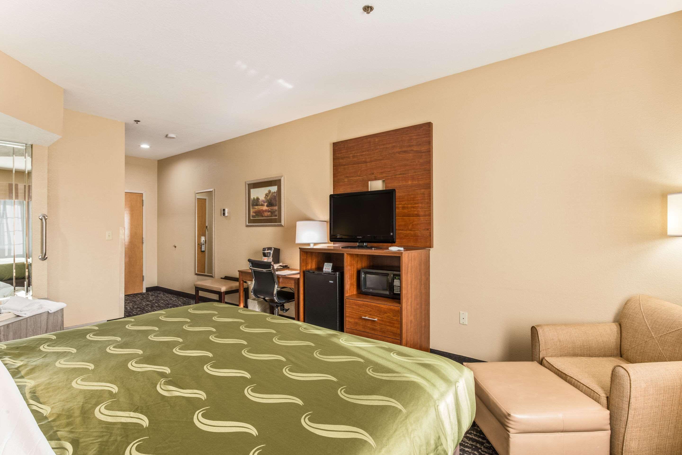Quality Inn & Suites Hendersonville - Flat Rock Exterior foto