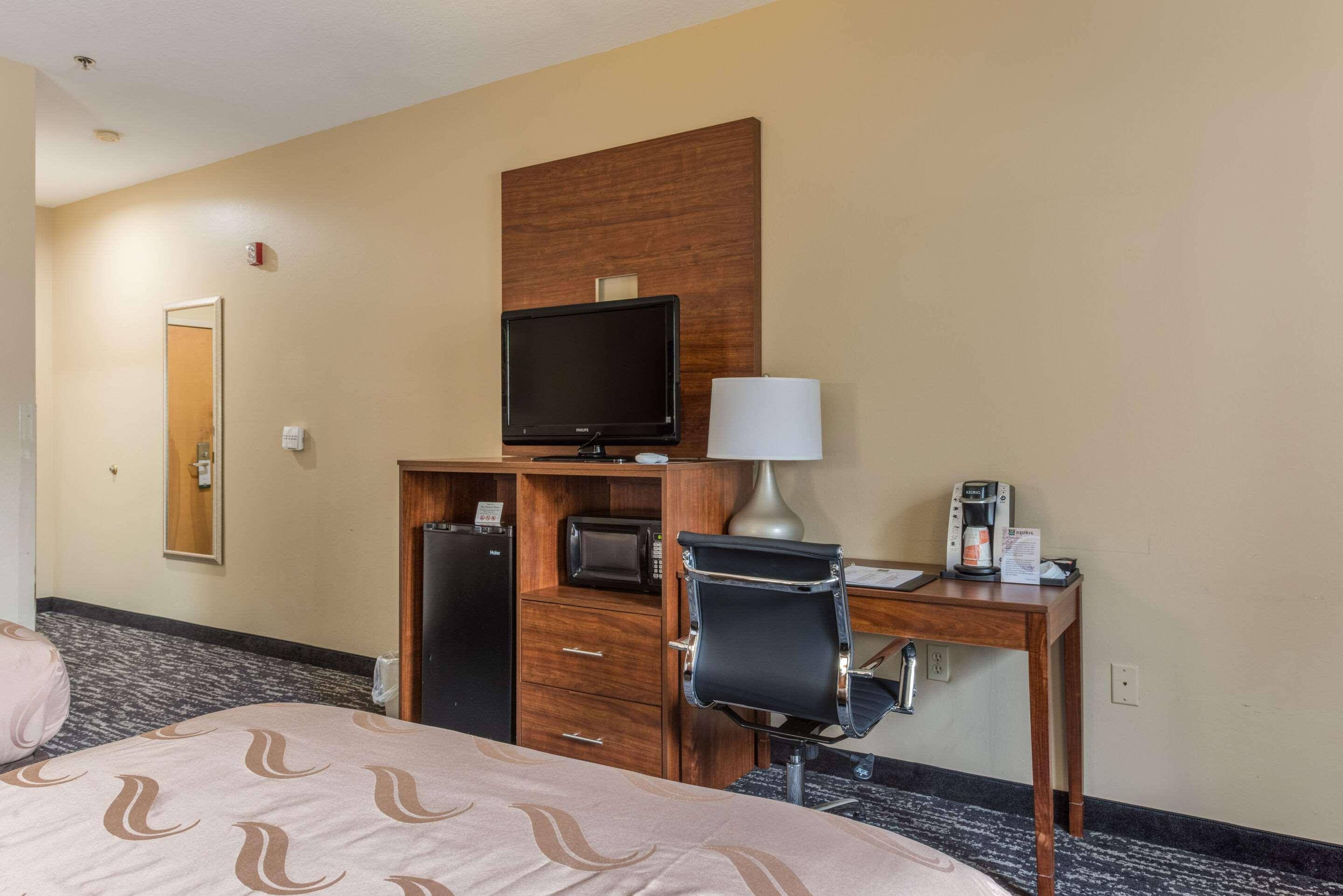 Quality Inn & Suites Hendersonville - Flat Rock Exterior foto