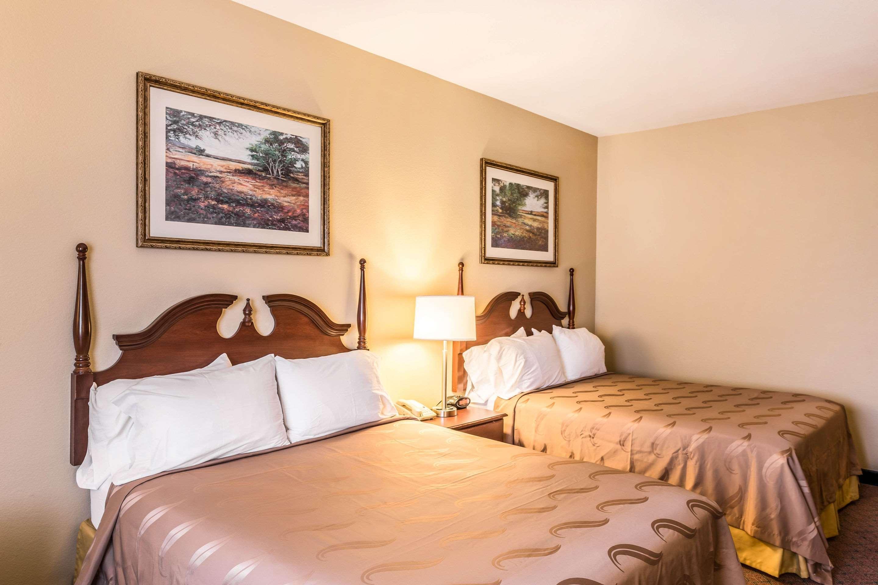 Quality Inn & Suites Hendersonville - Flat Rock Exterior foto