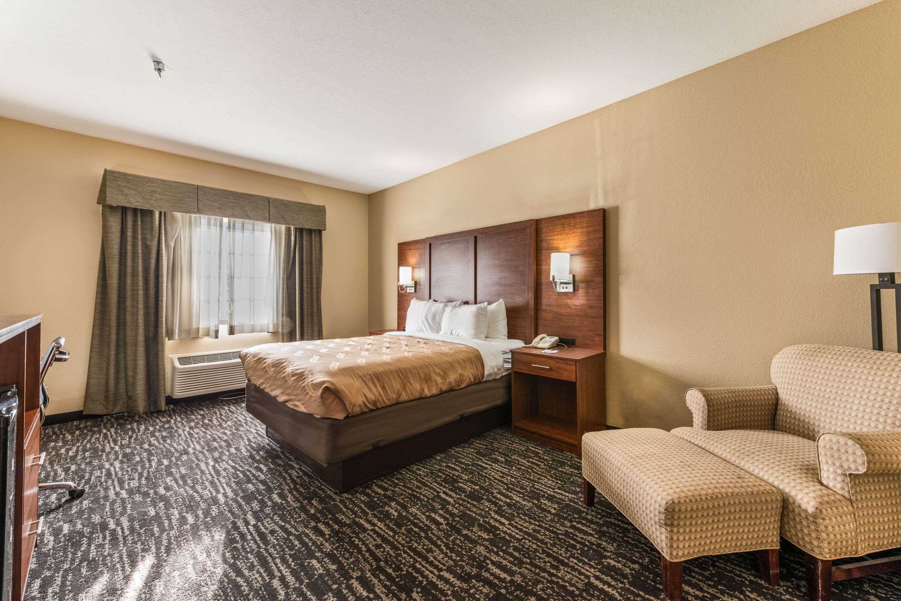Quality Inn & Suites Hendersonville - Flat Rock Exterior foto
