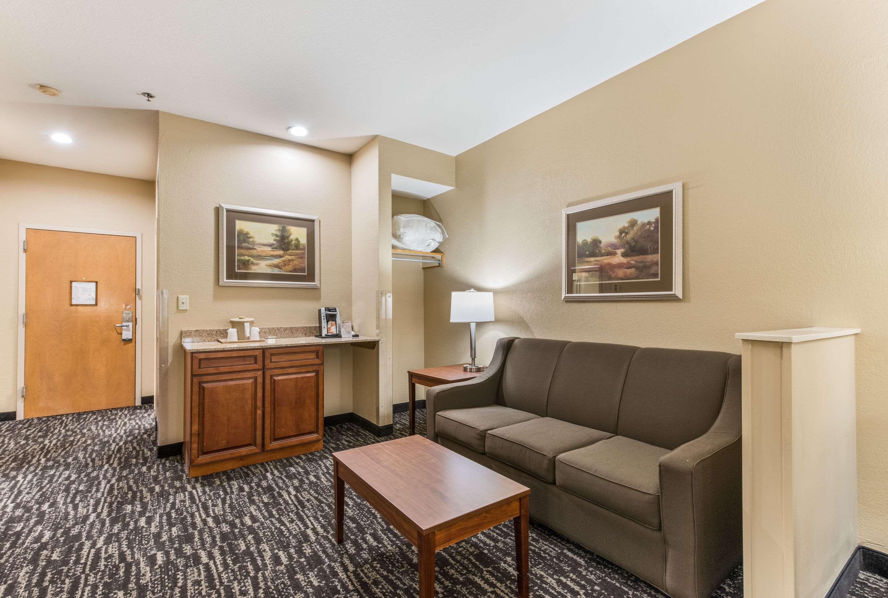 Quality Inn & Suites Hendersonville - Flat Rock Exterior foto
