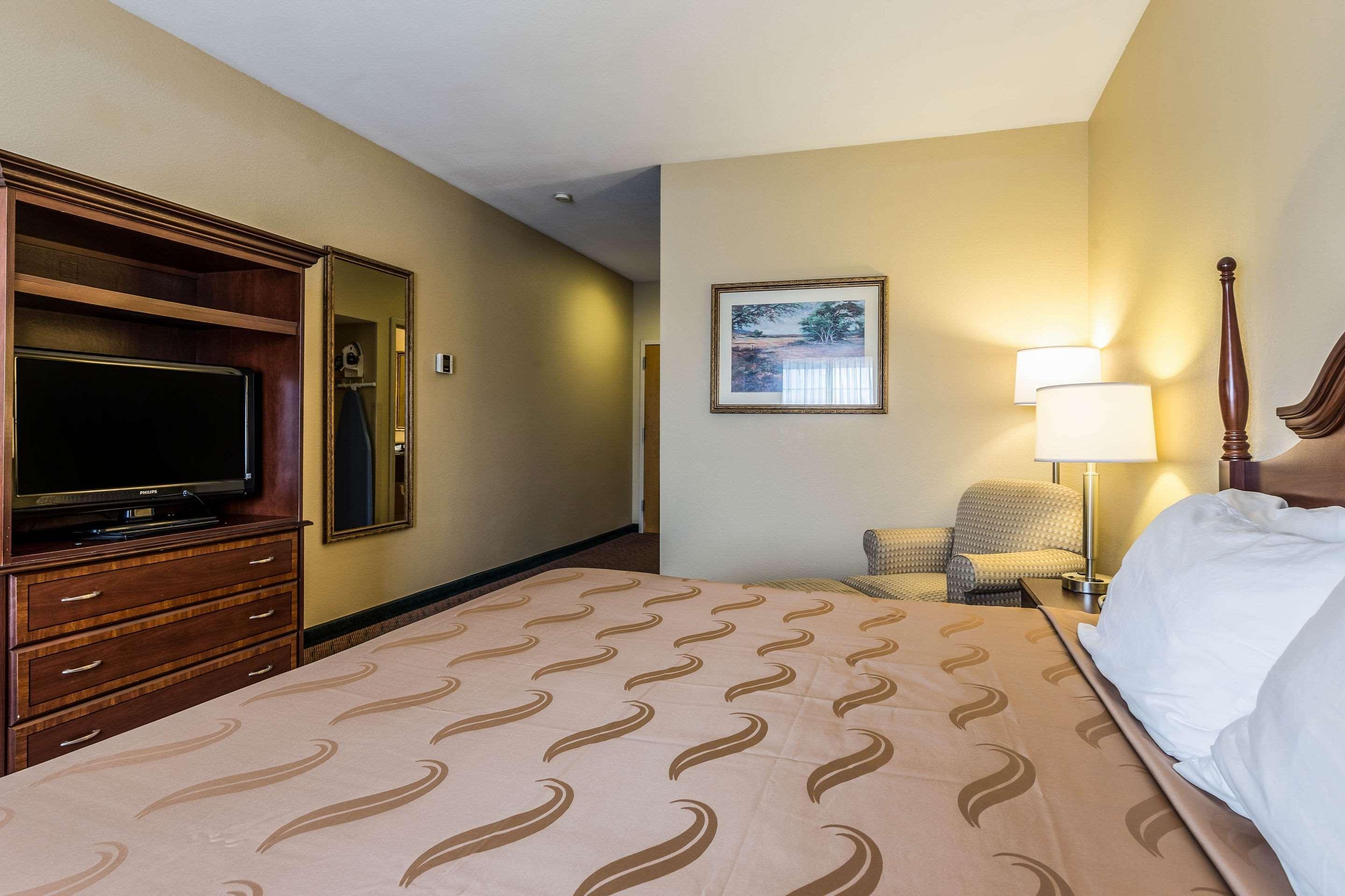 Quality Inn & Suites Hendersonville - Flat Rock Exterior foto
