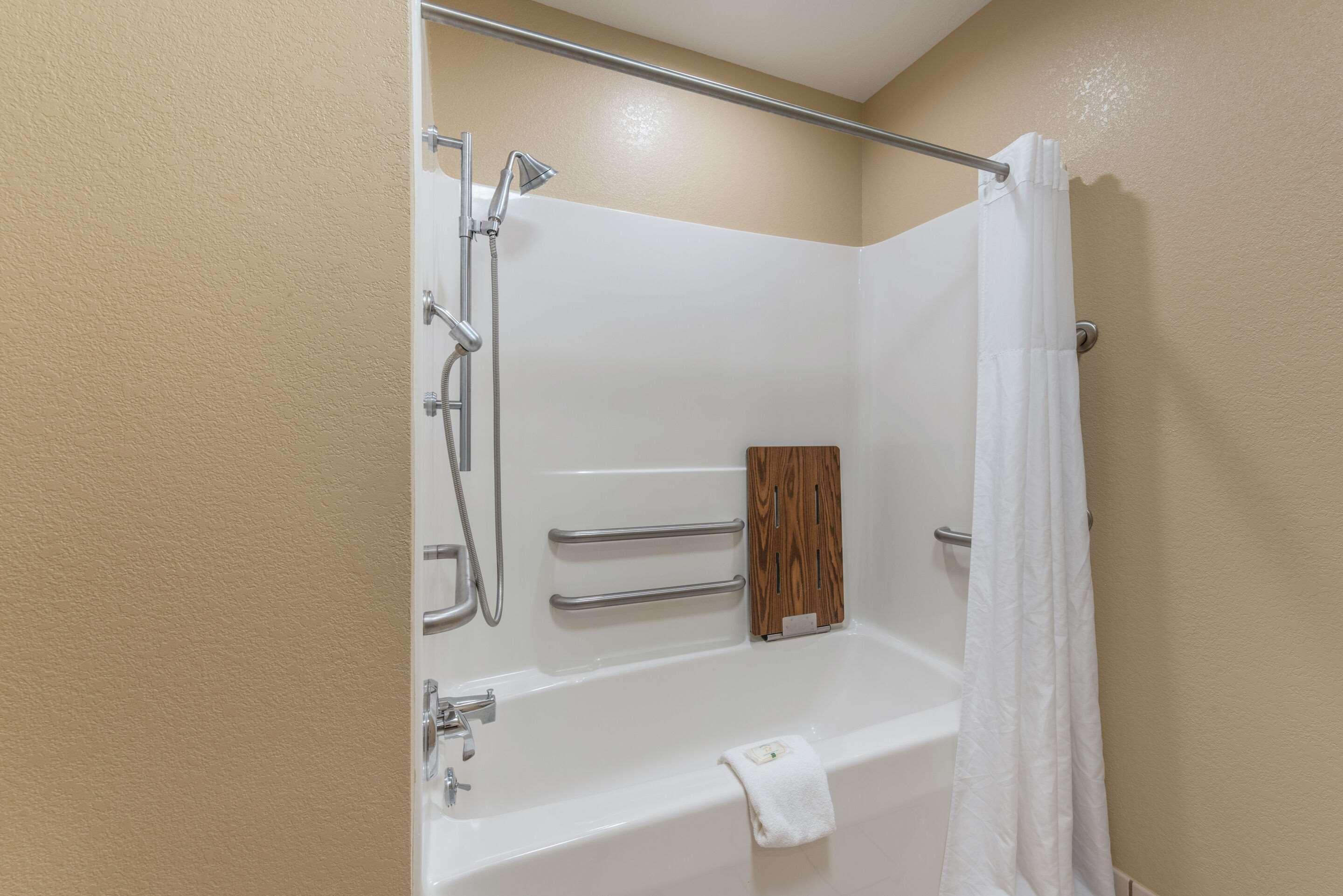 Quality Inn & Suites Hendersonville - Flat Rock Exterior foto
