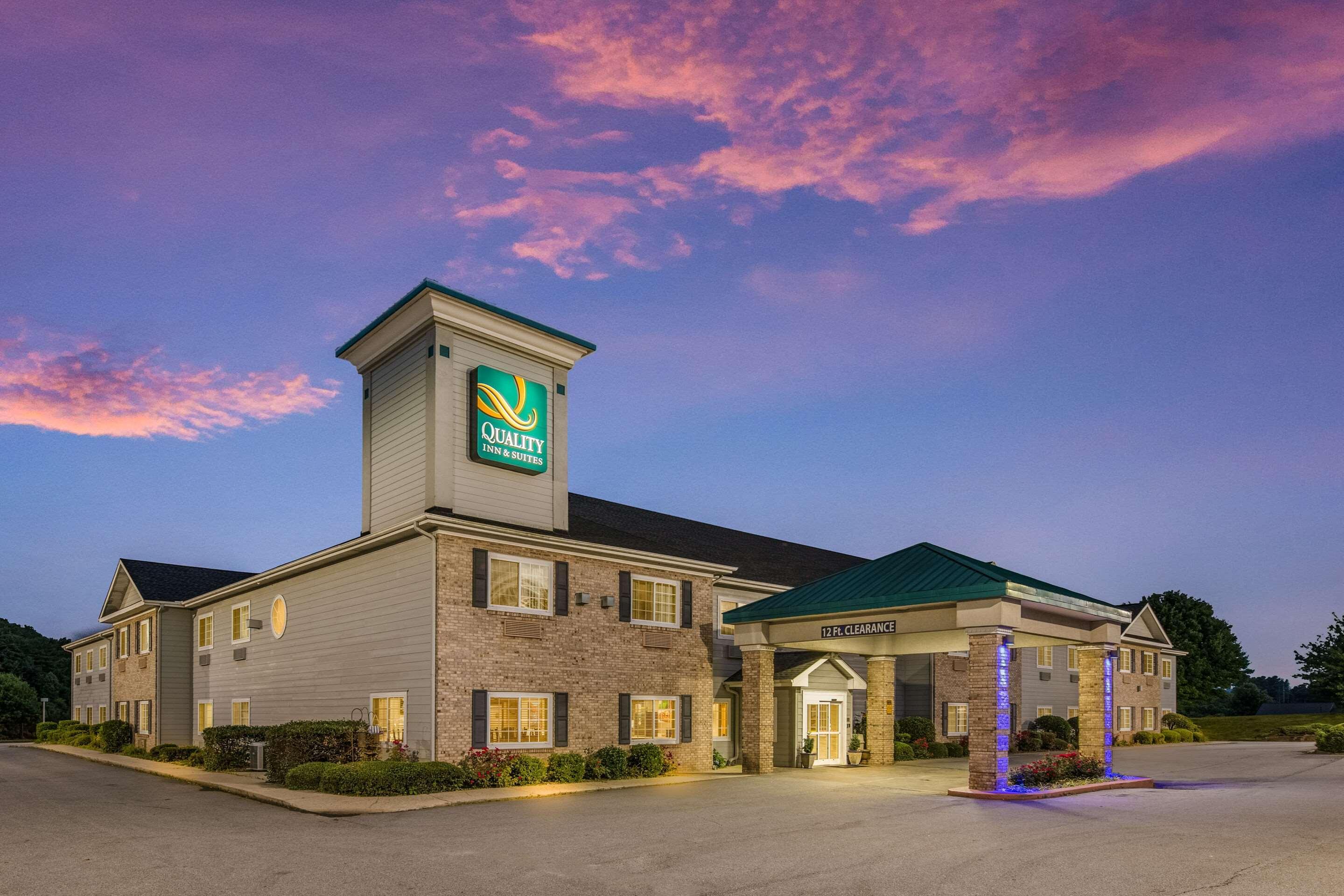 Quality Inn & Suites Hendersonville - Flat Rock Exterior foto