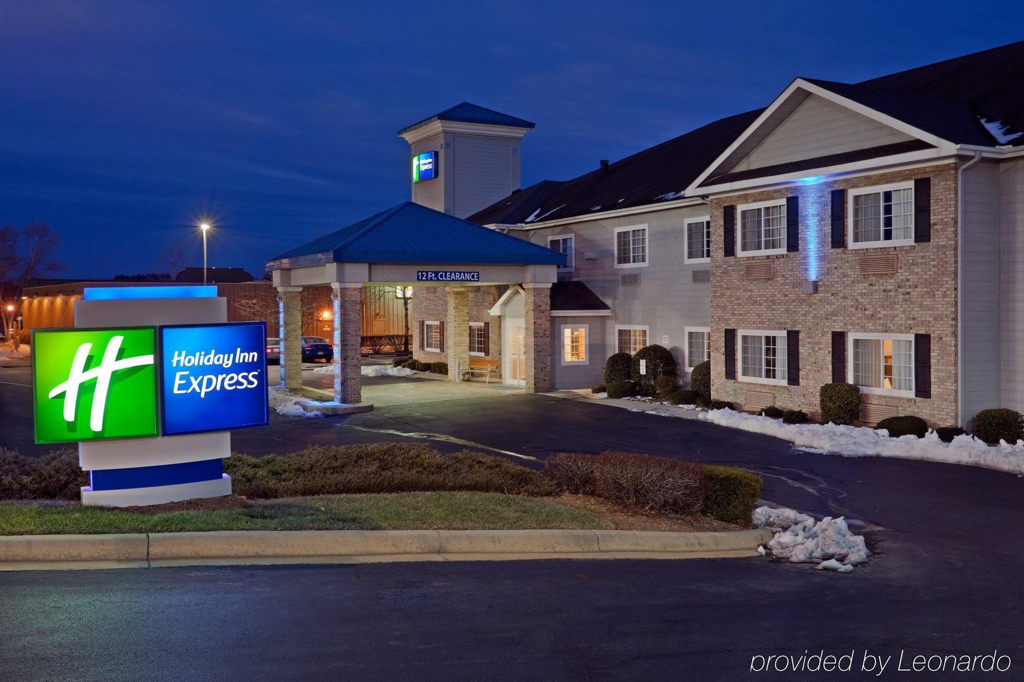 Quality Inn & Suites Hendersonville - Flat Rock Exterior foto