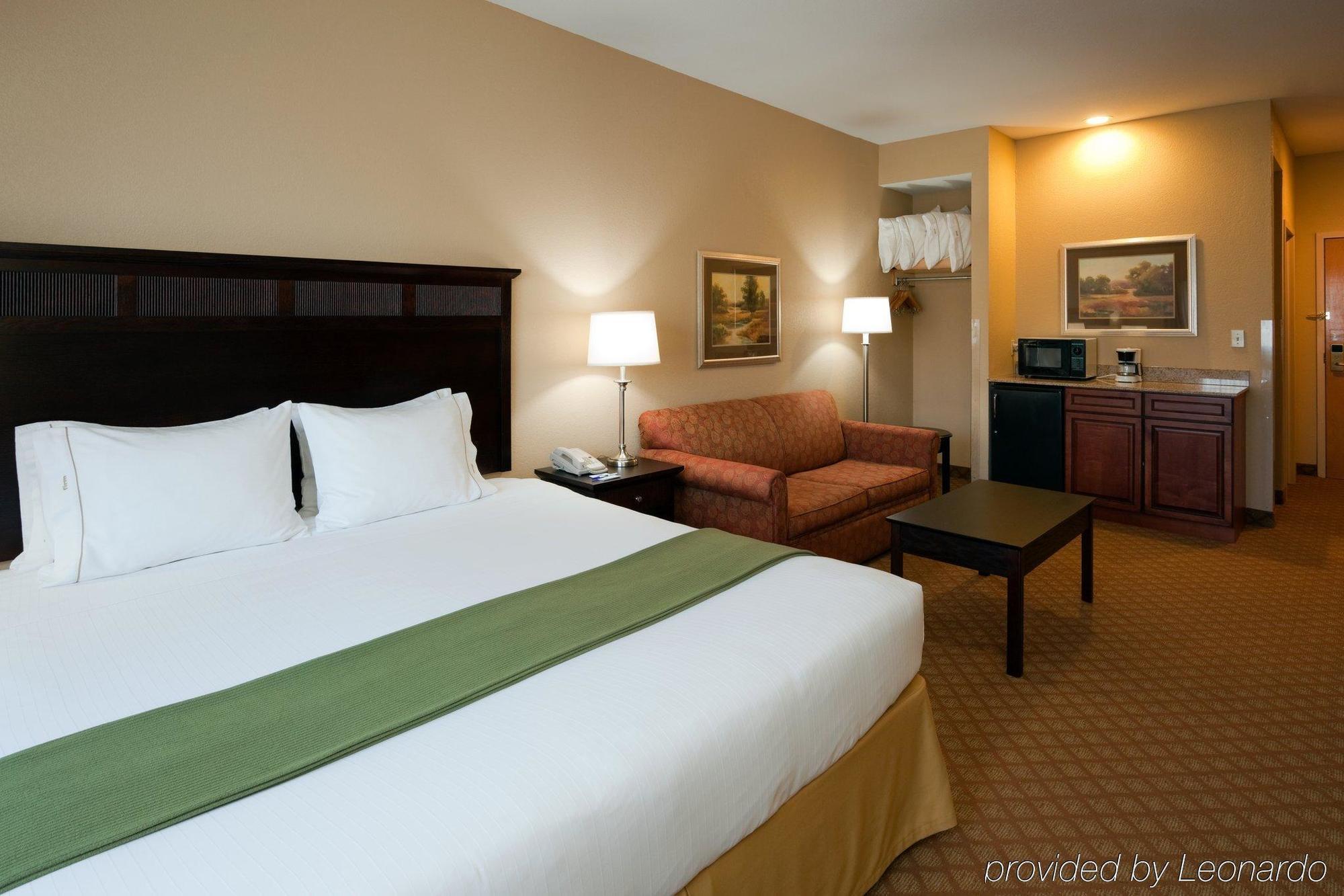Quality Inn & Suites Hendersonville - Flat Rock Habitación foto