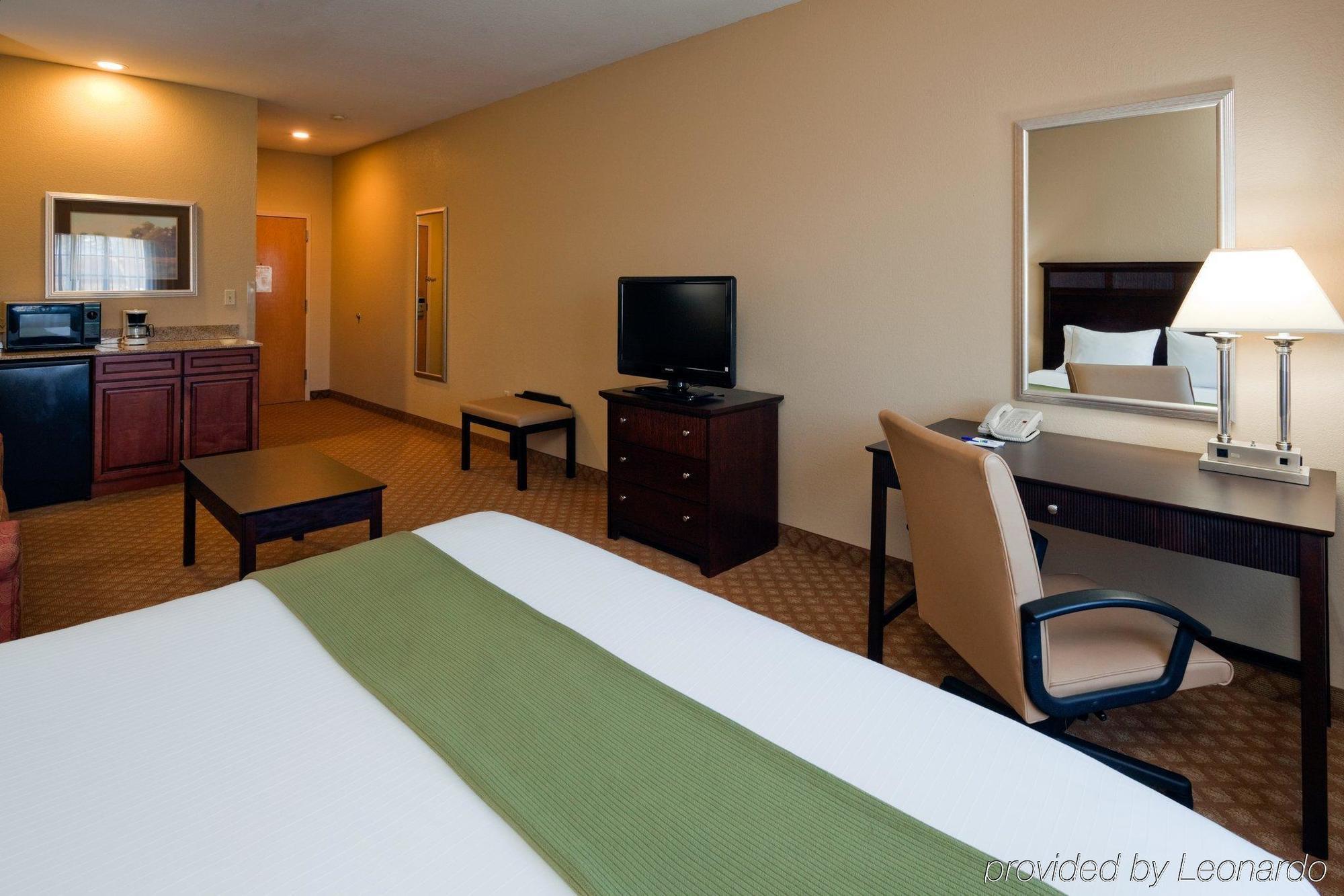 Quality Inn & Suites Hendersonville - Flat Rock Habitación foto