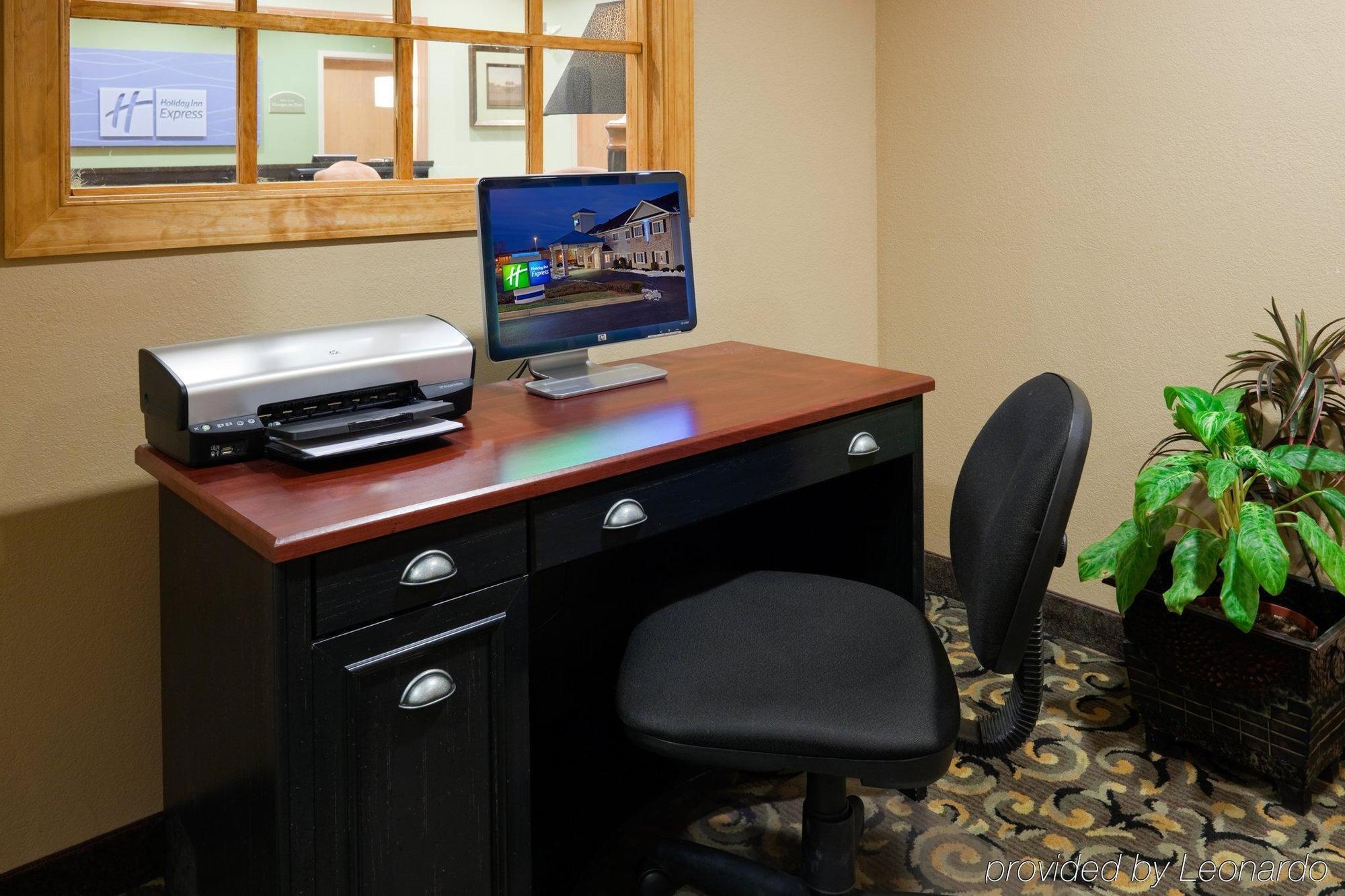 Quality Inn & Suites Hendersonville - Flat Rock Facilidades foto